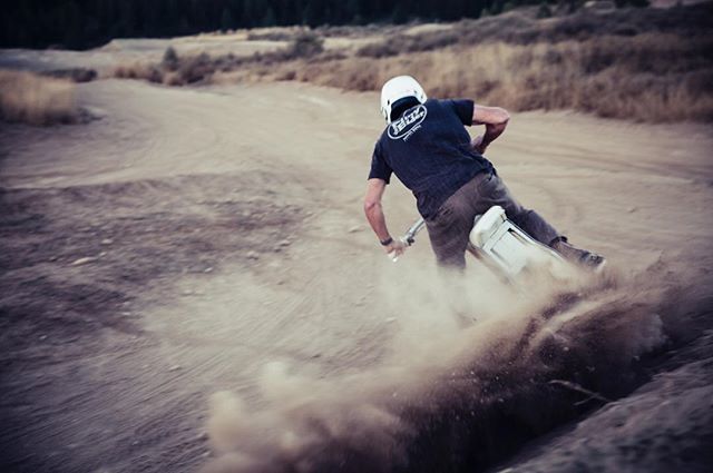 Dirt and turns, pt2

#dirtbike #dirttrack #turns #dirt #action #moto #motocross #cake #cakebikes #electricmotorcycle #offroad #ohv #truckee #tahoe #notsosecretspot #poc #helmets #beerbikesbabes #getdirty ift.tt/2PHKzea