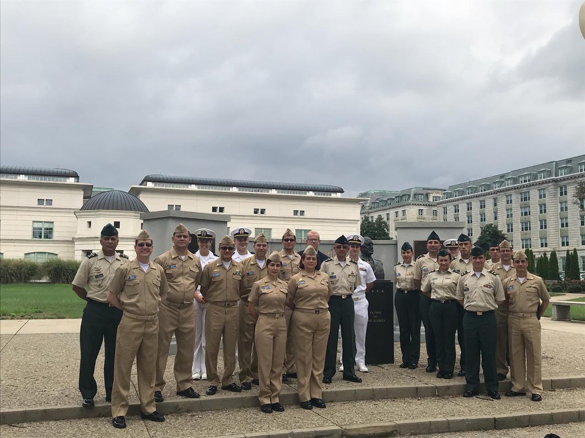 EsdegCol's tweet photo. En #Maryland Estados Unidos Alumnos Curso de Información Militar #CIM2018 inician Práctica Geoestratégica Internacional #PGI Visita a la #AcademiaNaval #Annapolis y el #MemorialHall Y en #Columbia visita al #ColegioInteramericanoDeDefensa Entendimiento del #SitemaInteramericano https://t.co/9m0yWugrCG