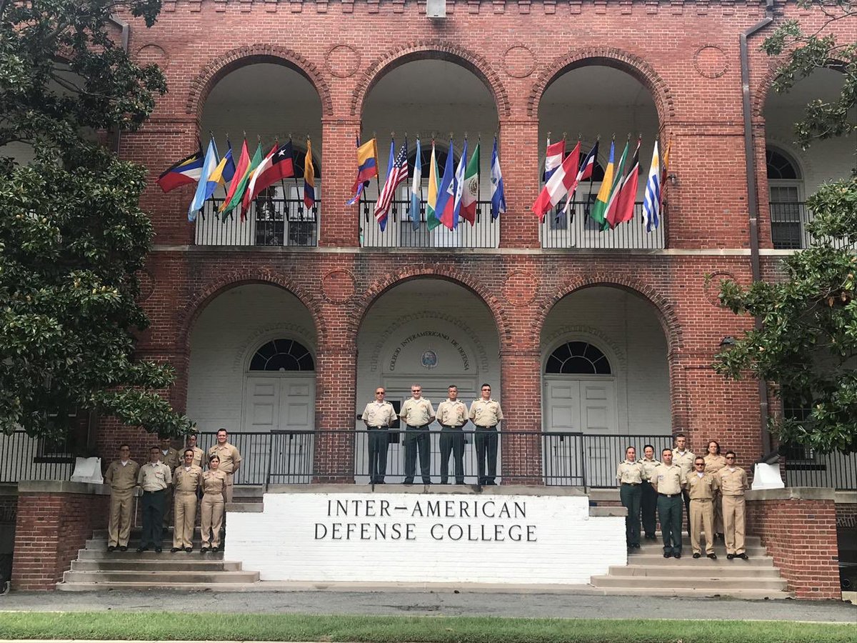 EsdegCol's tweet photo. En #Maryland Estados Unidos Alumnos Curso de Información Militar #CIM2018 inician Práctica Geoestratégica Internacional #PGI Visita a la #AcademiaNaval #Annapolis y el #MemorialHall Y en #Columbia visita al #ColegioInteramericanoDeDefensa Entendimiento del #SitemaInteramericano https://t.co/9m0yWugrCG