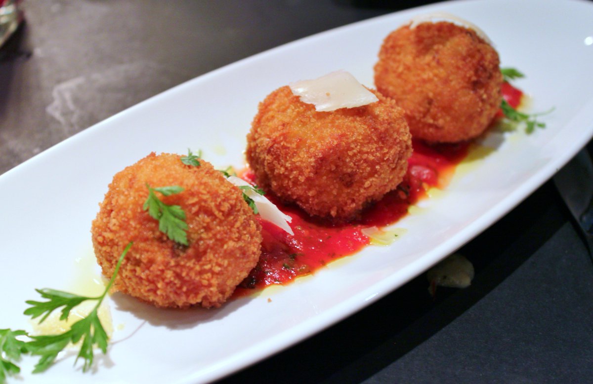 Happy 4th Birthday <a href="/chefkenny/">Kenny Kaechele</a> and crew <a href="/WORKSHOPYYC/">WORKSHOP Calgary</a> SO hard to believe it's been 4 years since having my very first dishes at the restaurant with <a href="/CulinaireMag/">Culinaire Magazine</a> blessed to have met you.