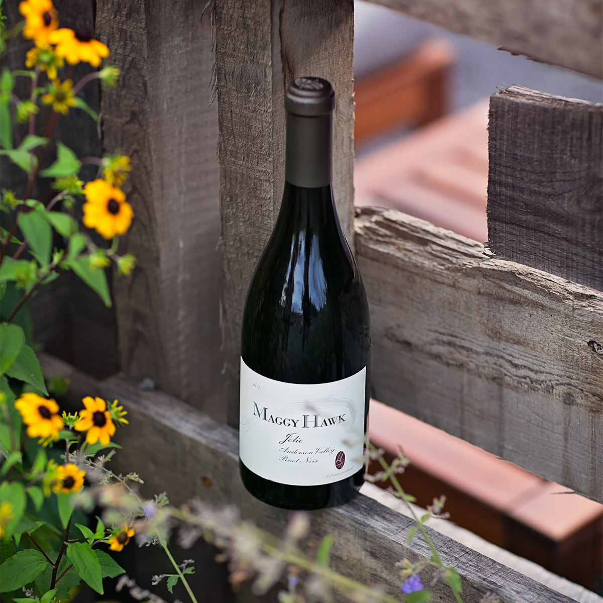 maggyhawk's tweet photo. Jolie- our beautiful, floral expression of Anderson Valley Pinot Noir. https://t.co/Zj3jVqzo9w 🍷 #CharacterPrevails https://t.co/ziXtMWs0vs