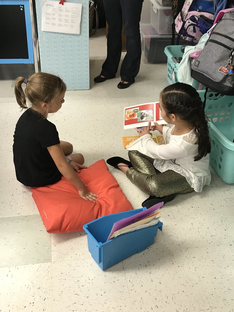 Nort10M's tweet photo. Rockstar Reading with 1st grade! @hcsrsd10ct https://t.co/8ccPRFeXjg