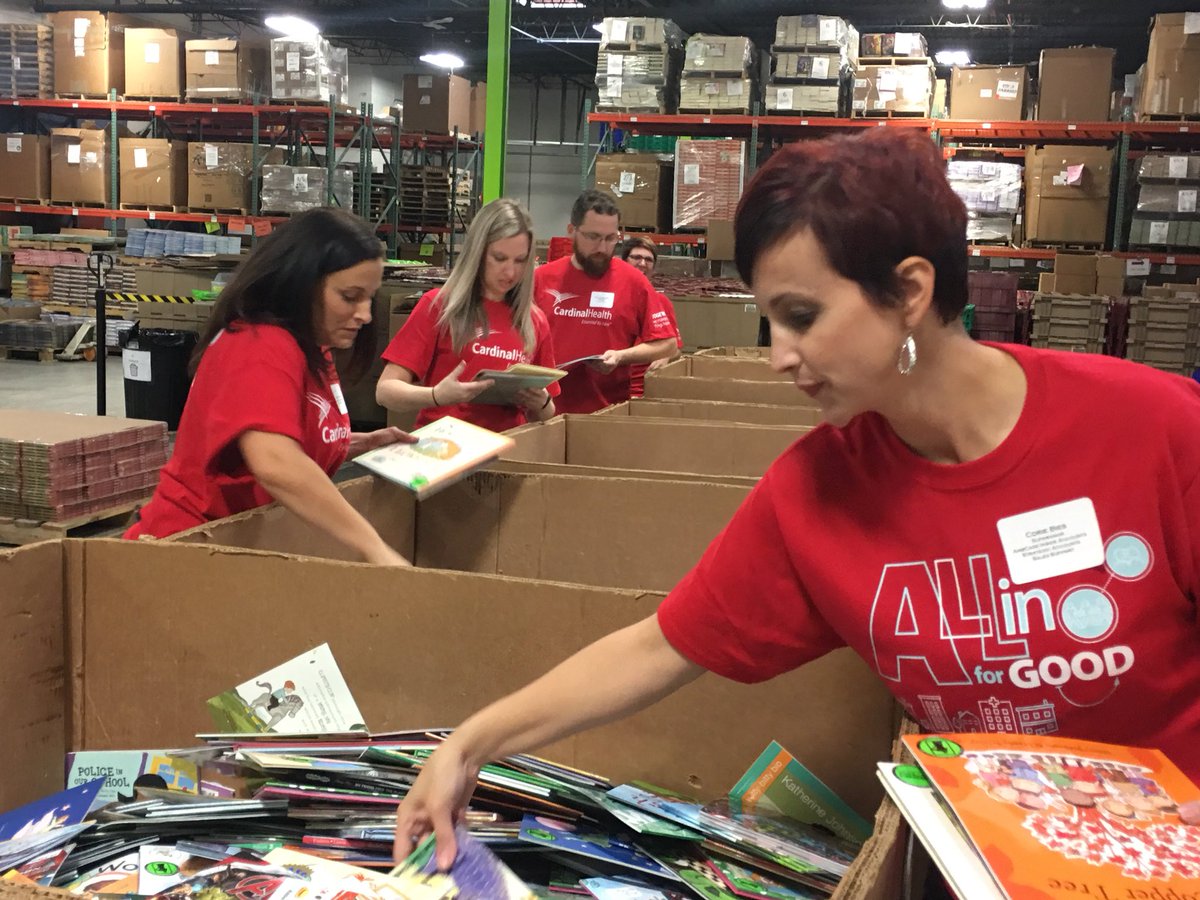 berniesbookbank's tweet photo. Thank you to the @cardinalhealth team for volunteering with us. We are grateful for your support of our mission today and always! 📚 #EssentialToCare #AllinForGood #BooksForABetterLife https://t.co/cQOiAVPi73