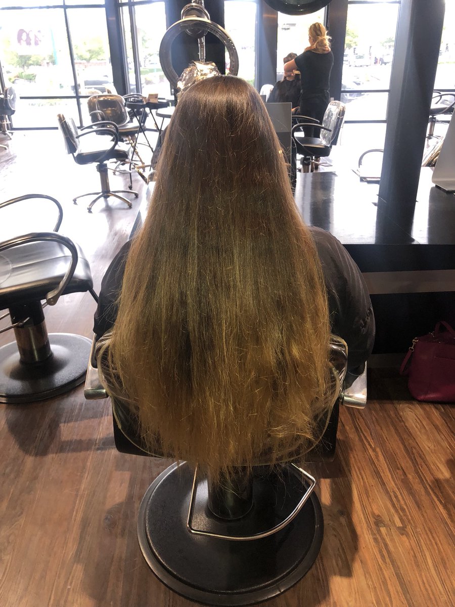 TezeSalon's tweet photo. We are OBSESSING over this amazing transformation done by ALEX!😍✨
#TezeSalon #LorealPro #hairgoals #hairenvy #puyalluphair #tacomahair #tacomasalon #puyallupsalon #stylistssupportingstylists #licensedtocreate #balayage #beautiful  #handpainters #blonde #transformationtuesday https://t.co/L7jQMFj4f5