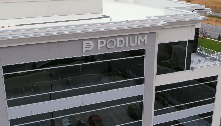 FurnitureToday's tweet image. #Podium, a customer communication platform, been named to the Forbes 2018 Cloud 100 and the Inc. 5000 lists. hubs.ly/H0dQMqF0