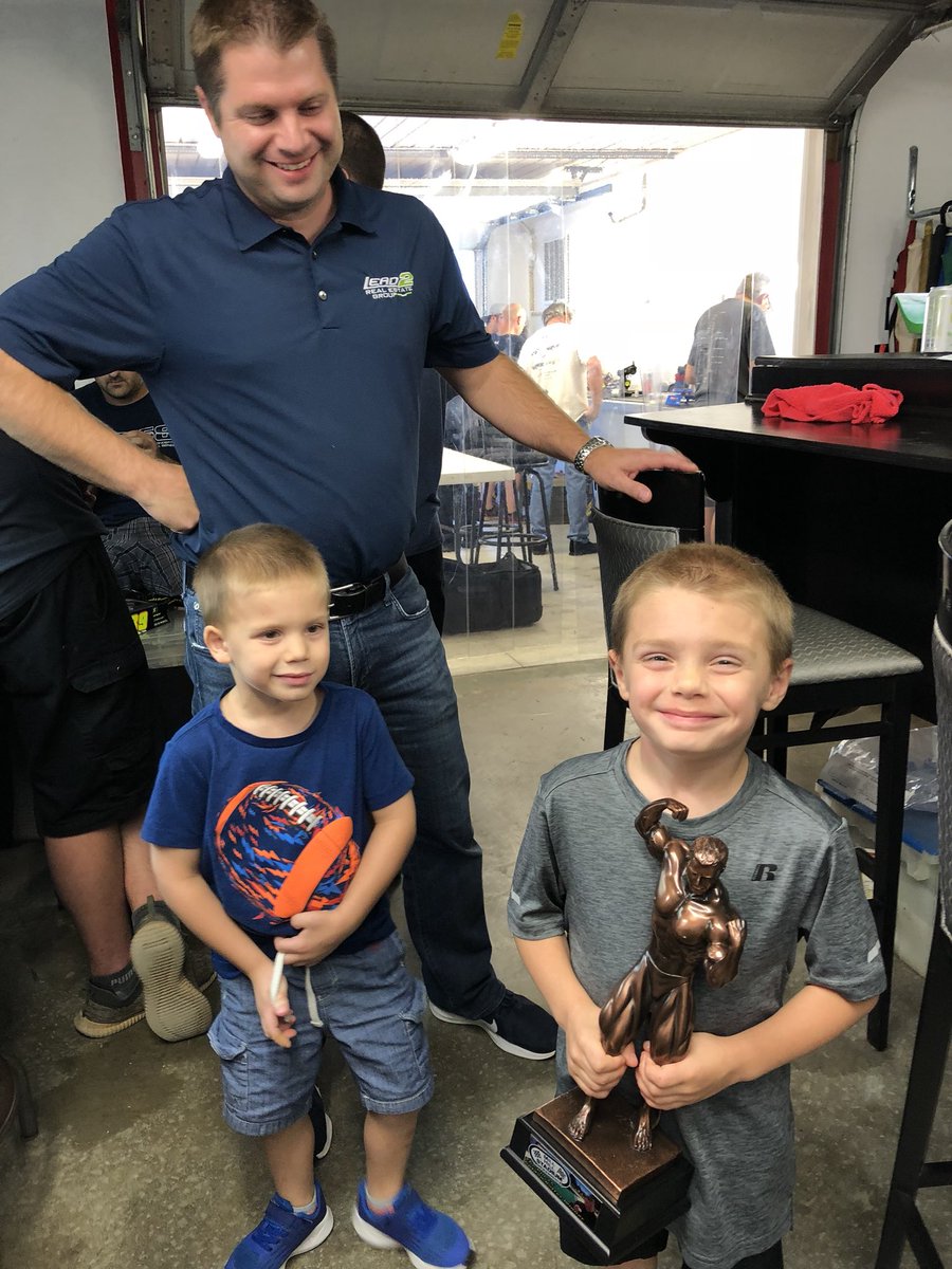 The most coveted trophy in MLM racing has arrived! The Golden Bolter for the #ThePin75 winner 💪🏼📌