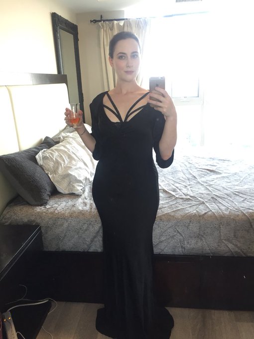 Looks like I&rsquo;m being stood up folks, and after an elaborate outfit request too! I guess you guys will