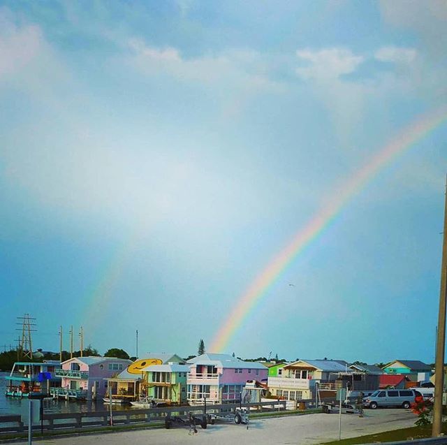 Double rainbow over Houseboat Row

#visitkeywest #houseboat #keywest #rainbow #doublerainbow #vacationrental #youshouldbehere #staysaltyflorida #clpicks #coastalliving #islandlife #blueskies #vacation
#repost @historickwvacationrentals ift.tt/2QE7lox