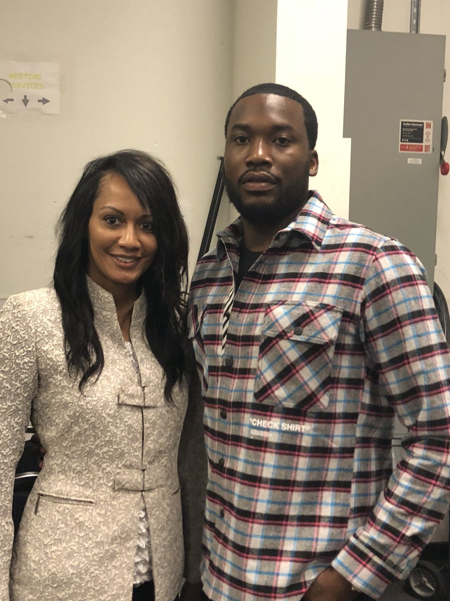 GINA2020's tweet photo. Sending love to @MeekMill #CBC18 https://t.co/Kjl85Mnd5I