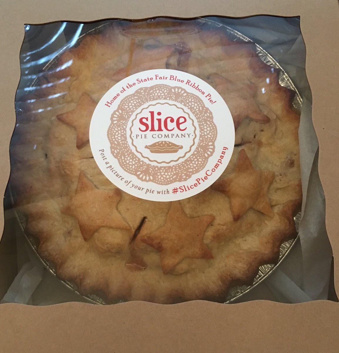 MrsPearson107's tweet photo. And thank you for making my pie especially for me!! You’ve made my bday @SlicePieCompany #Nom https://t.co/LpqqnBFjzo