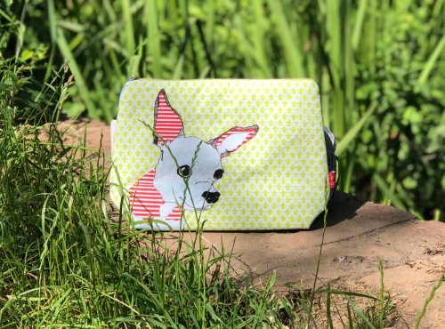 How cute is this Chihuahua wash bag?  Ideal for those handbag essentials… ow.ly/bSRJ30lzdBs