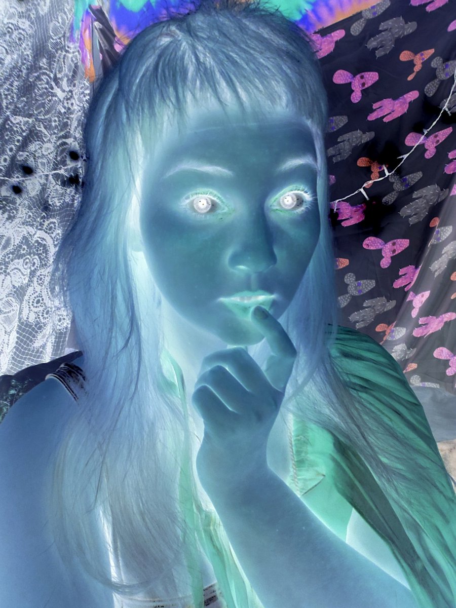NovaSpaceBabe's tweet photo. Showing my true colors #spacebabeforce #alienbrat #fuckmeimblue https://t.co/GaQH3rOAmG