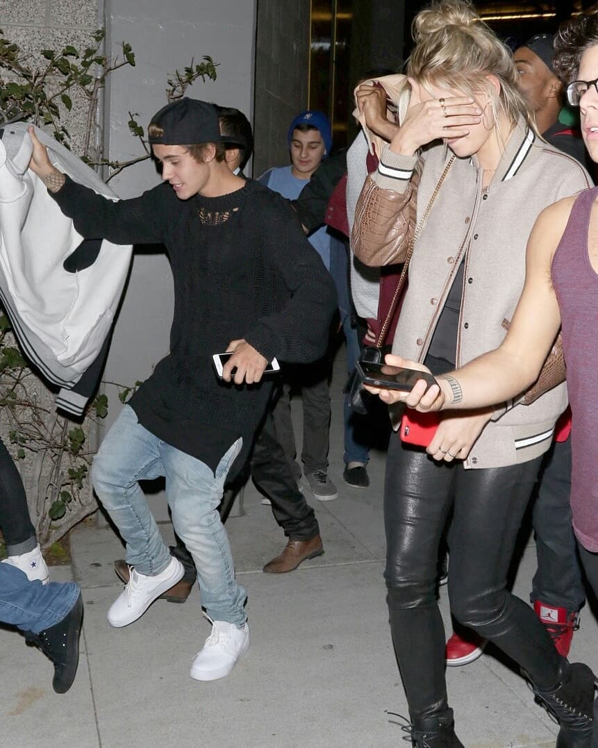 January 22, 2015. Hailey and Justin attending the LA Clippers game in Los Angeles.