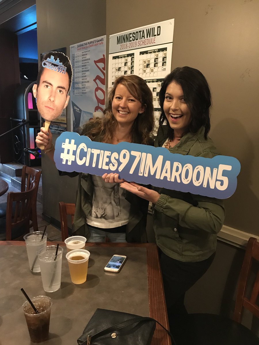 MkReid11's tweet photo. CONCERT READY! 🍻❤️#CITIES971MAROON5 https://t.co/SV83WW2hb8
