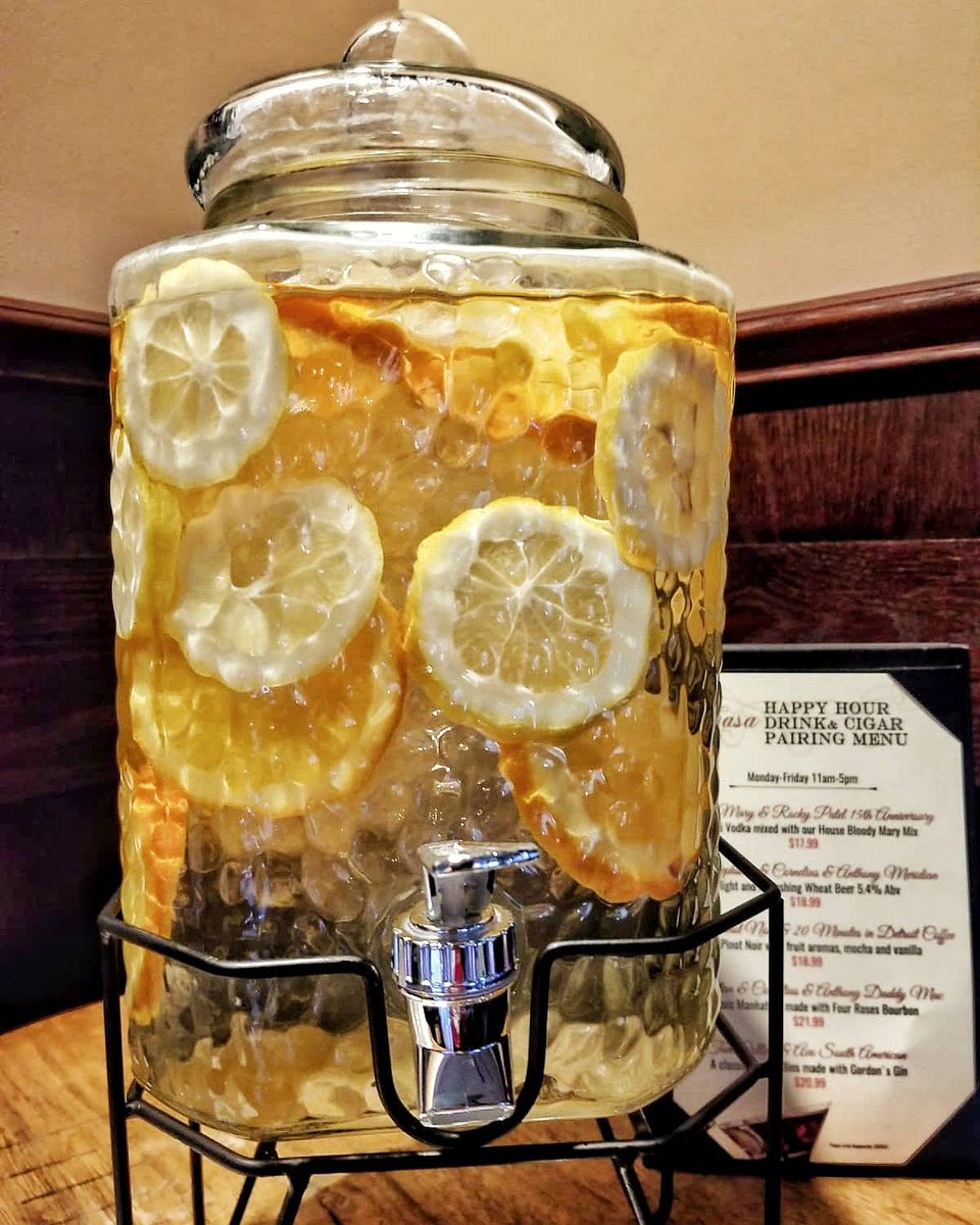 Bar Specials* 
-$12 Margarita
-$15 Bottomless Bellinis or Mimosas, Sat &amp; Sun 12pm - 3pm
-$25 Flights Menu 3 - 1 oz Pours
#LaCasaVegas
.
.
.
#summerlinlv #botl #sotl #cigarsmoker #whiskylove #whiskeylover#nevadalife #instacigar  #cigaraddict #whiskygram #vegasbar #cigarsociety