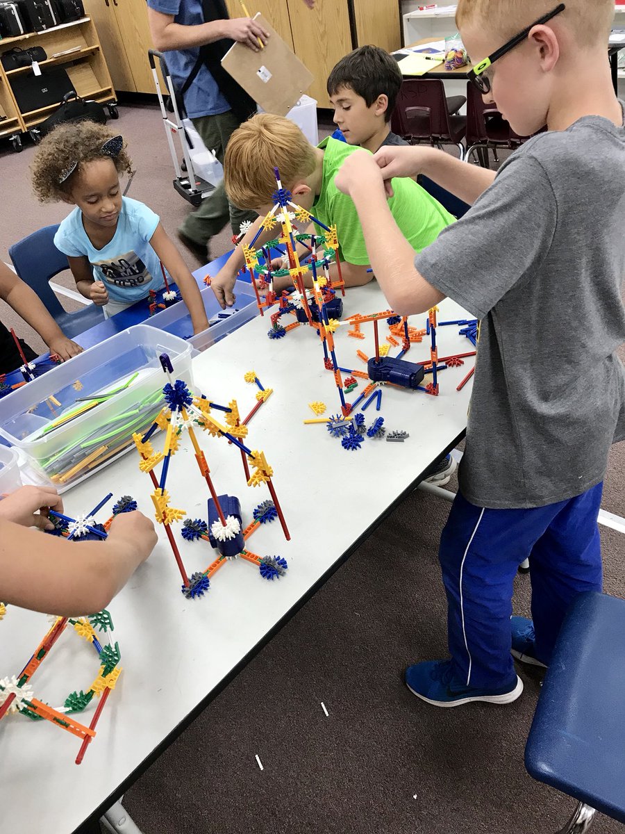 WPUSD's tweet photo. Our #EarlyEngineers are hard at work as they begin their #Robotics lesson! #STEMeducation #WPUSDCARES #FirstStreetSchool https://t.co/QWMfj2vc9u