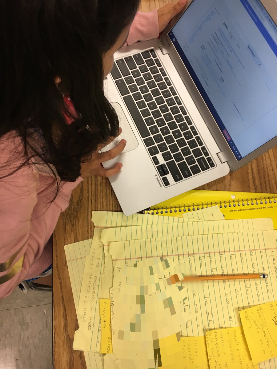 MissLThomas's tweet image. Students are deep in editing! As bilingual writers, we love using #wordreference for spelling assistance in both languages and when we run into those “How do you say...” and “Cómo se dice...” moments!