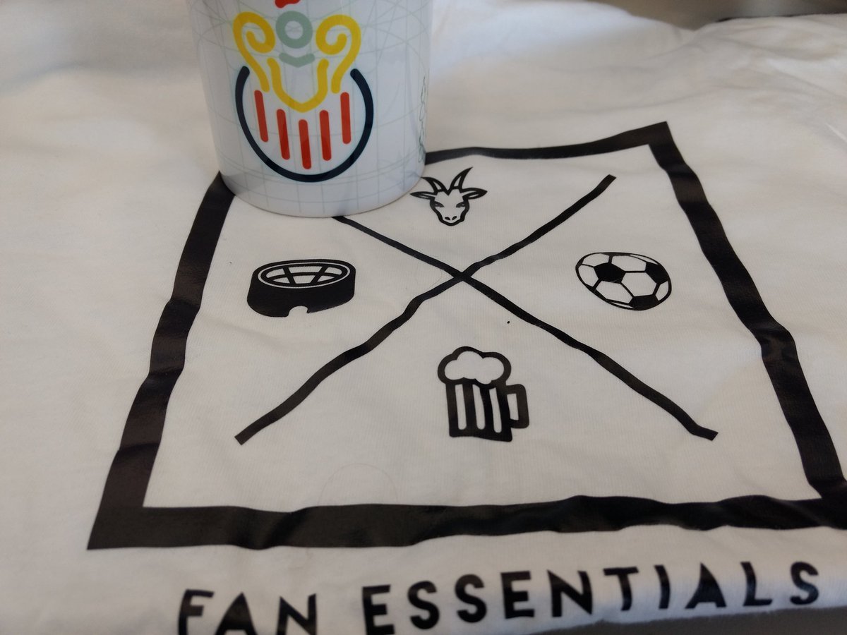 cserranomx's tweet image. Gracias a los Jefazos de @Fanartico 🔝💯 #FanEssentials ⚽🐐🏟️🍺