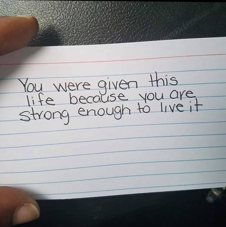 WhyBorderline's tweet photo. Here’s some #MondayMotivation for all those whose are struggling, hurting, or feel like there is no hope. Keep your head up! #depression #anxiety #borderlinepersonalitydisorder #bpd #positivity https://t.co/TpFWV7TjjR