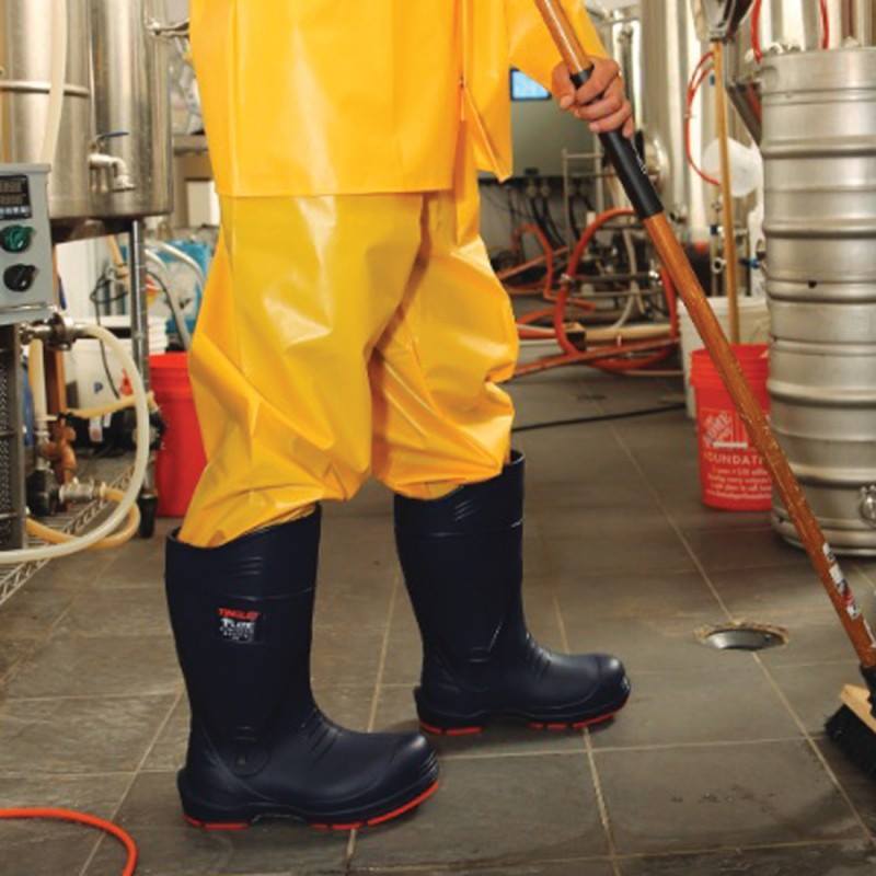 qcsupply's tweet photo. Tingley® created a revolution in protective footwear when they made these Flite™ composite safety toe boots for men. They are over 40% lighter compared to most steel toe PVC and rubber knee boots.

Get yours at https://t.co/aFvnafs2EE now! https://t.co/y35kzaYGJS