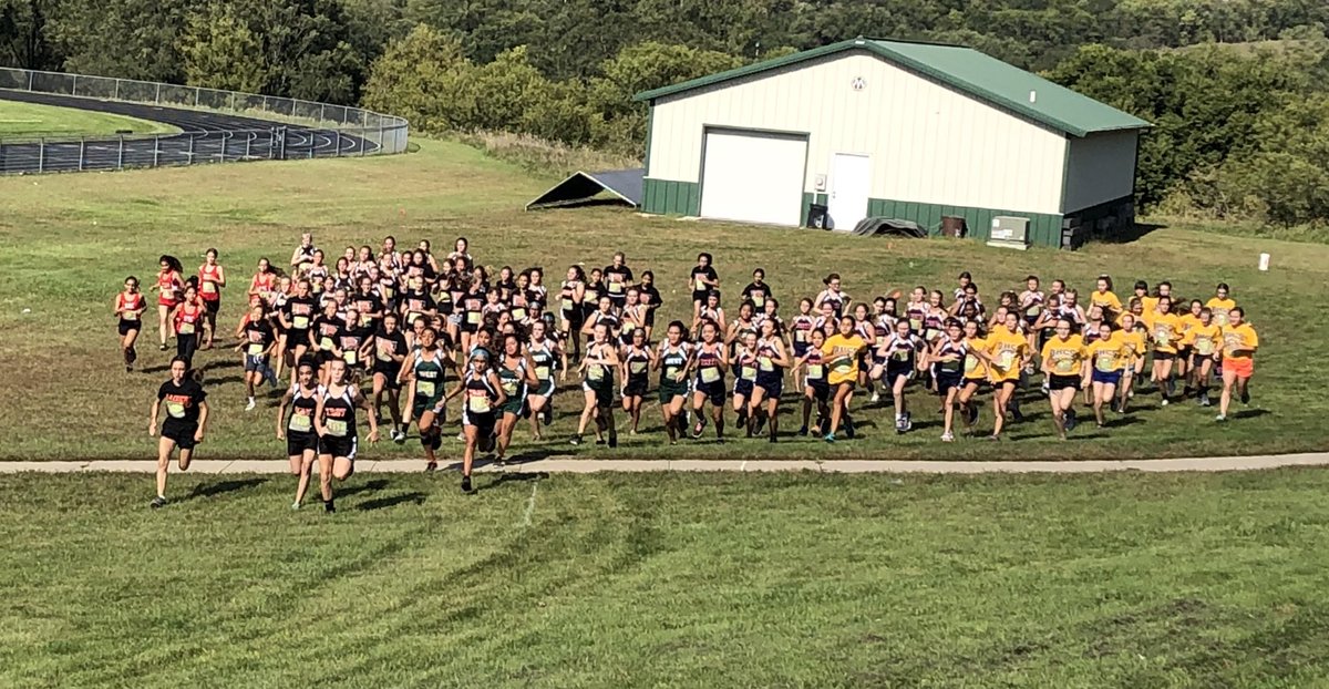SBLJHXC's tweet photo. Ready to represent tomorrow at our home meet! Come cheer us on! Girls run at 3:30 and boys will follow immediately. 🧡🖤 https://t.co/j4hiu8yylQ