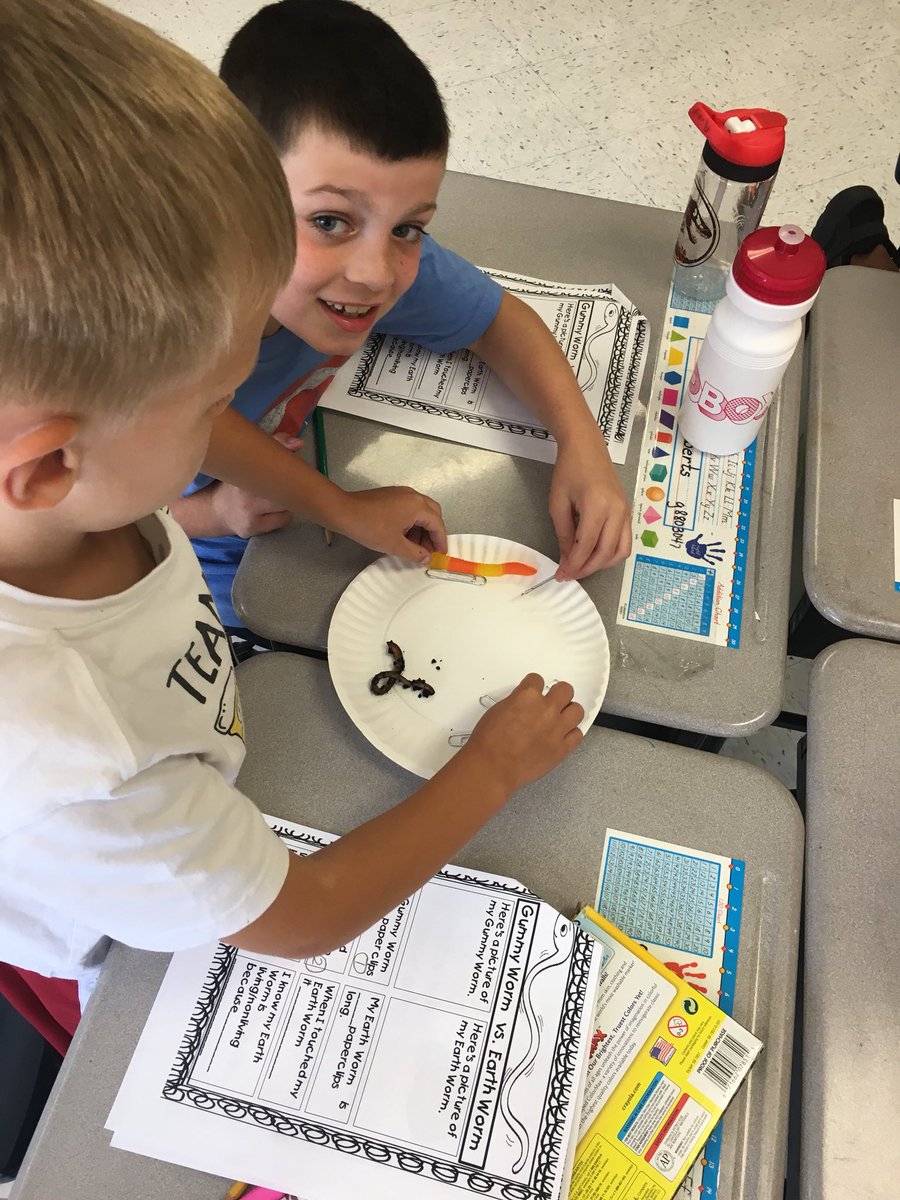 Living and Non-Living! Measurement! Kids were hooked! Measuring the length of an wiggly earthworm can be tricky! #firstgradechampions