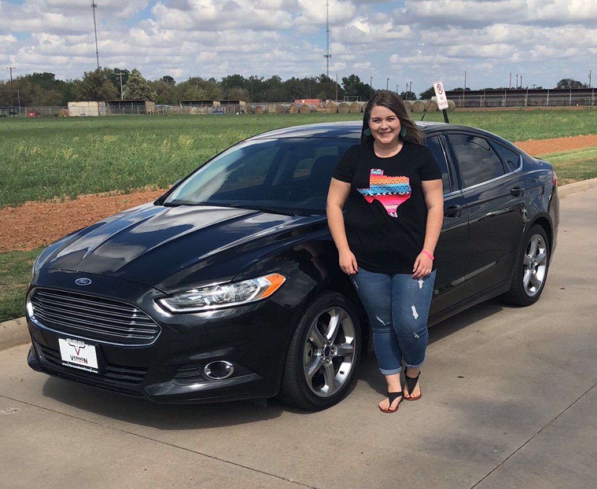 brittany_paige6's tweet photo. I absolutely love my new car!! #FirstAdultPurchase💰 https://t.co/D8bUCmo7qd