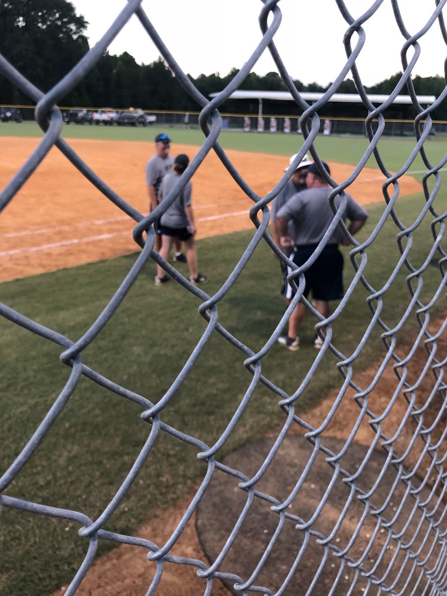 JeffDavisWBB's tweet photo. Congrats to @JDCSsoftball on the 5-4 win against Vidalia putting us at the front of a 3 way tie for 1st in the region! #jdcspride #begreat https://t.co/38kZUiEgfJ