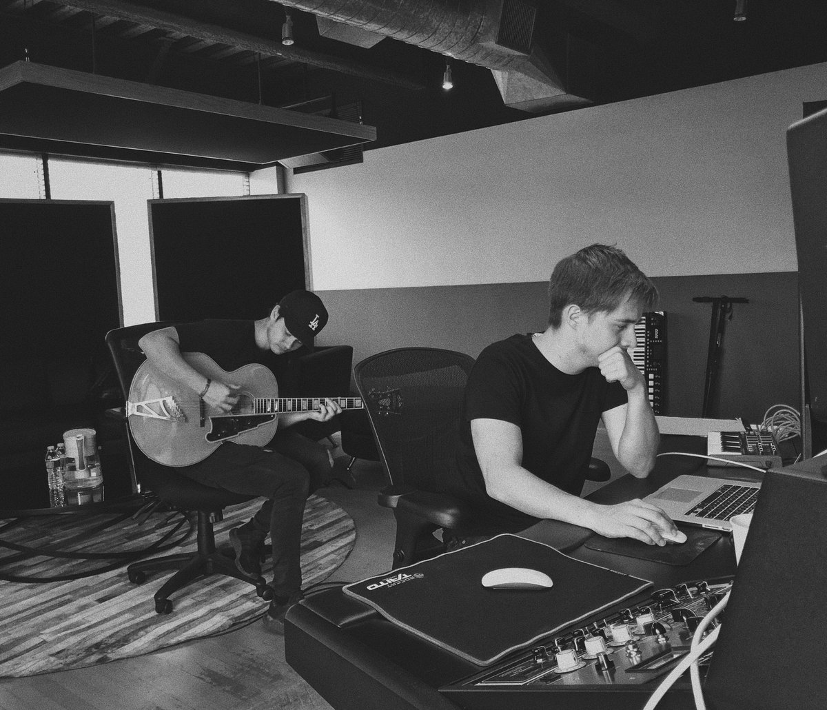 beforeyouexit's tweet image. 