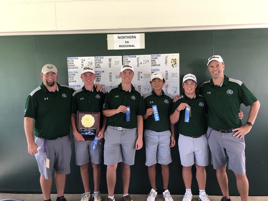 Congrats to the Fossil golf team on their big win at regionals and a congrats to <a href="/Dstew19Stewart/">Dillon Stewart</a> for winning the individual title with a 63🏆 good luck at state boys! #skoridge