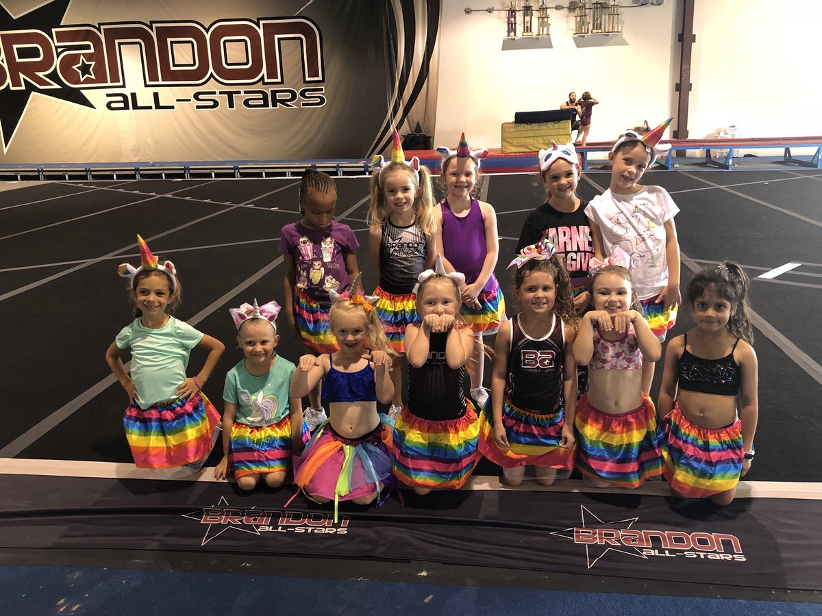 brandonallstars's tweet photo. Look at our Violet unicorns! 💜🦄 #BrandonStrong #BAfamily #MiniViolet https://t.co/2UDmVRMNKw