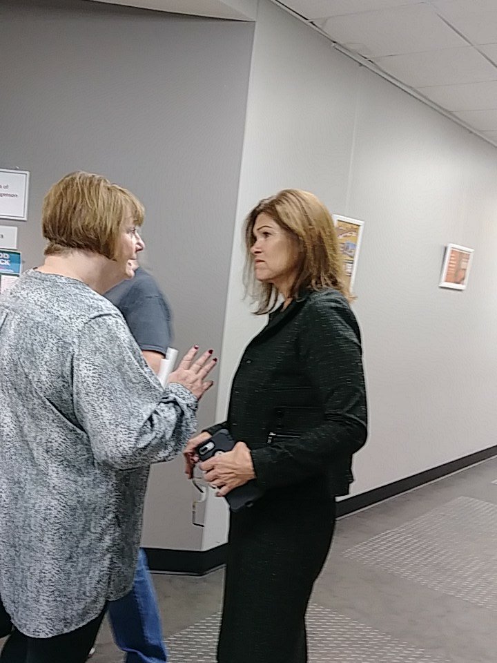 MarcGagne16's tweet photo. #WheresVicky? No one knows.
She decided not to debate about what's best for #MO04.
@ReneeHoagenson will talk to you!
#TownHallAmerica #FBR #VoteBlueToSaveAmerica
#FinishTheJob and #FireVicky https://t.co/jRjGbnStQO