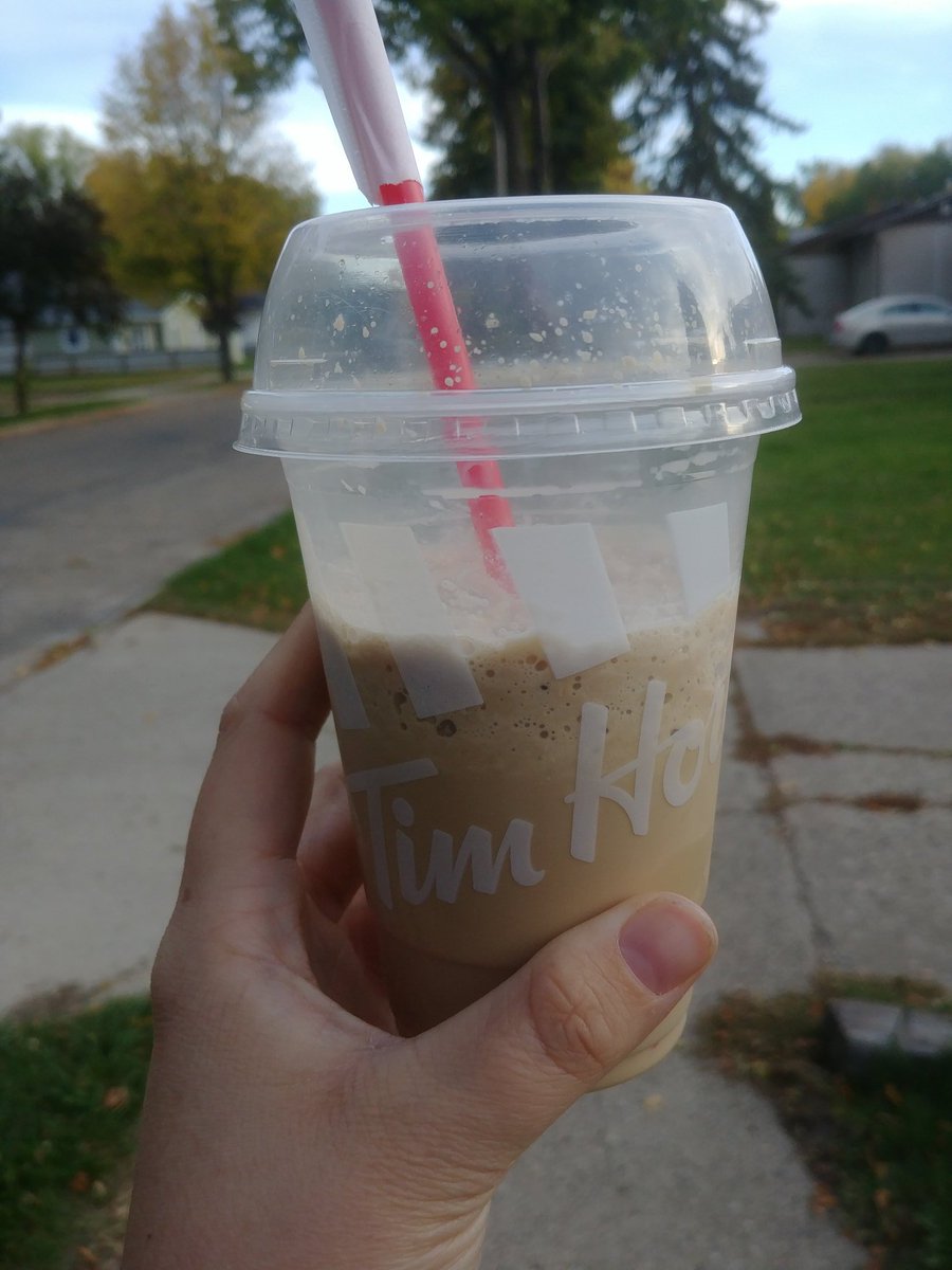 PresleyIsKing's tweet photo. @TimHortons I think y'all forgot to fill the cup 😨 https://t.co/N0jSfD2vEm