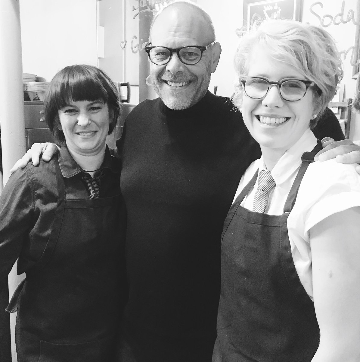 Sometimes, <a href="/altonbrown/">Alton Brown</a> stops by. And well...you gotta get a pic

#PDXcoffee #altonbrown #selfietime