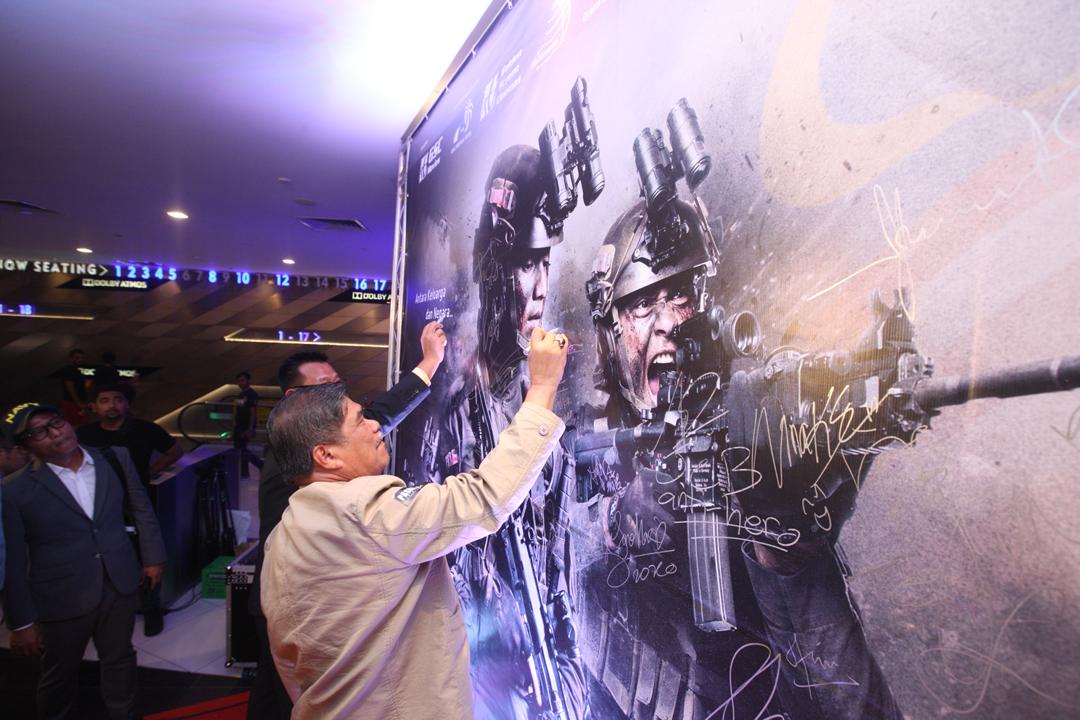 MSabu_Official's tweet photo. Memenuhi undangan ke Tayangan Perdana Filem Dokumentasi Tentera Laut Diraja Malaysia iaitu PASKAL The Movie di GSC Mid Valley Megamall semalam. Syabas saya ucapkan kepada kesemua krew produksi dan pelakon filem PASKAL. https://t.co/1RXMg7WudI