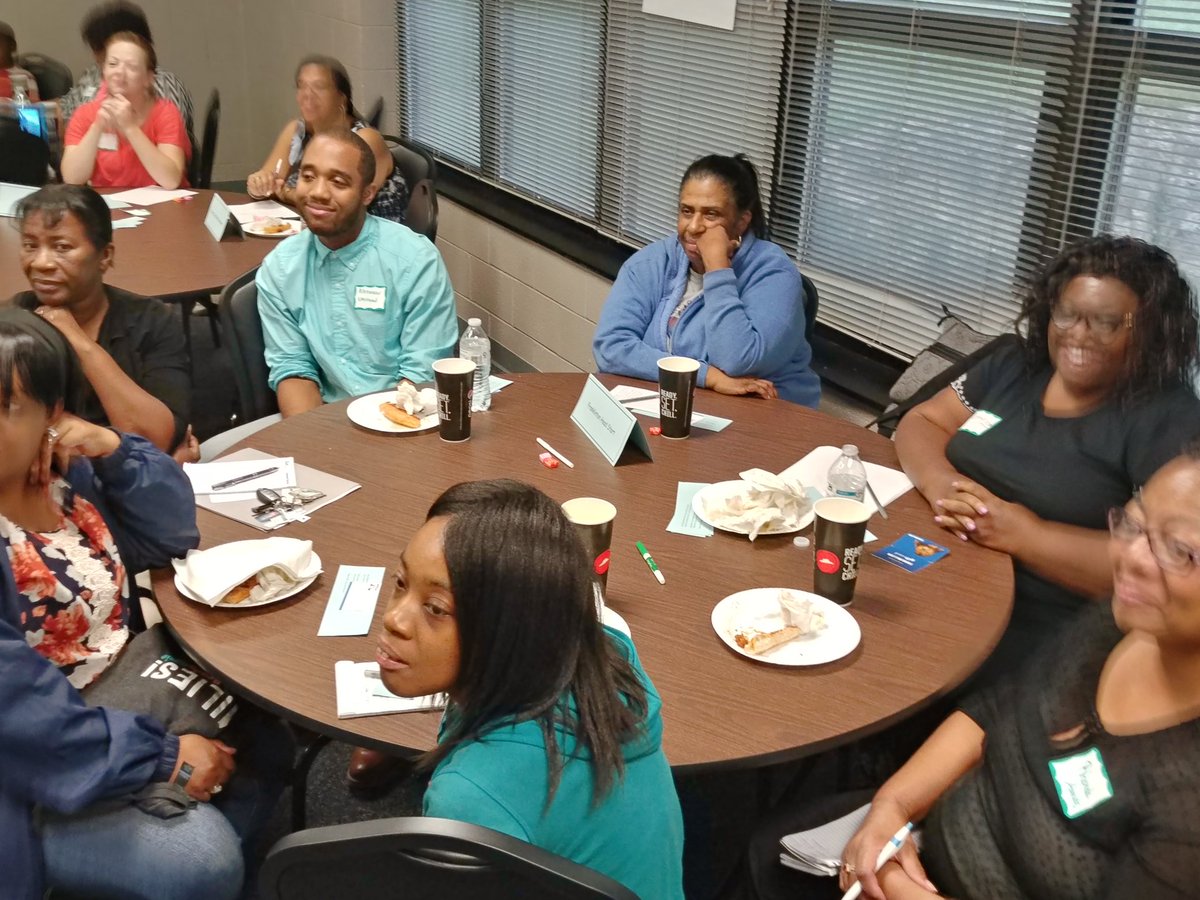 karidupreefcs's tweet image. FCS is so excited to partner with our local child care centers and Pre-K teachers in launching our new parent and family engagement tool-Ready Rosie! ❤❤🎉 @FCSHawthorne @FCSchoolsNC @ReadyRosie