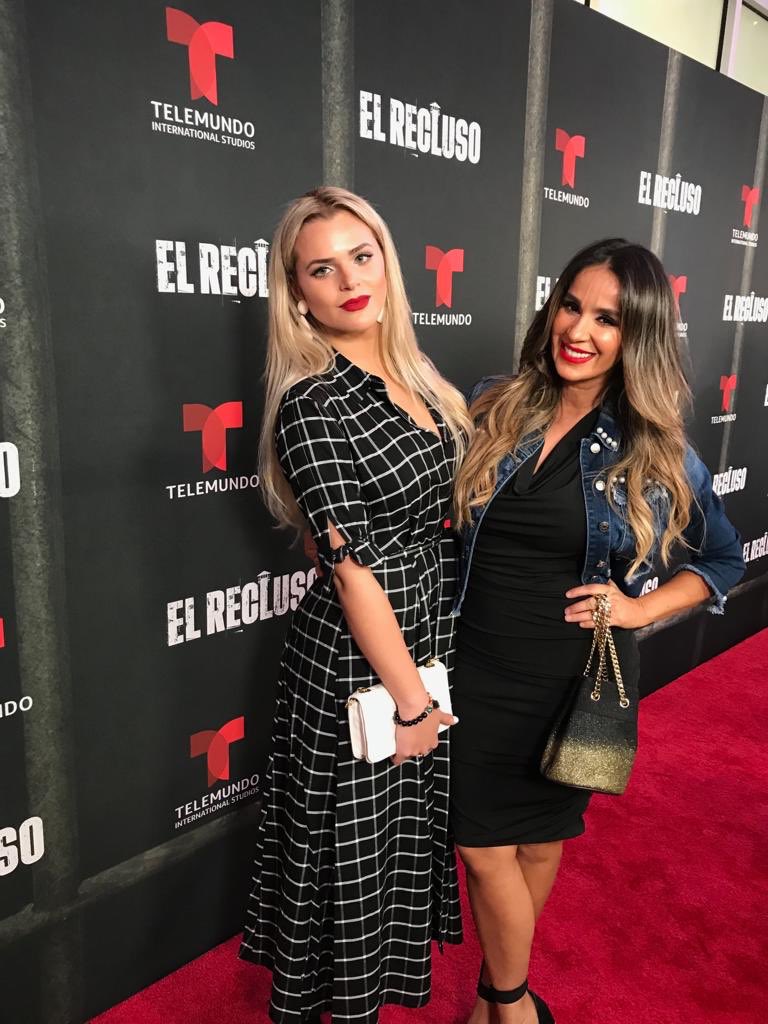 LatinIconos's tweet photo. Nuestros talentos en la alfombra roja del screening de #ElRecluso @telemundo 👏🏼 @siachoque @ximenaduque @Isacastillo7 https://t.co/gm2HIj1li4