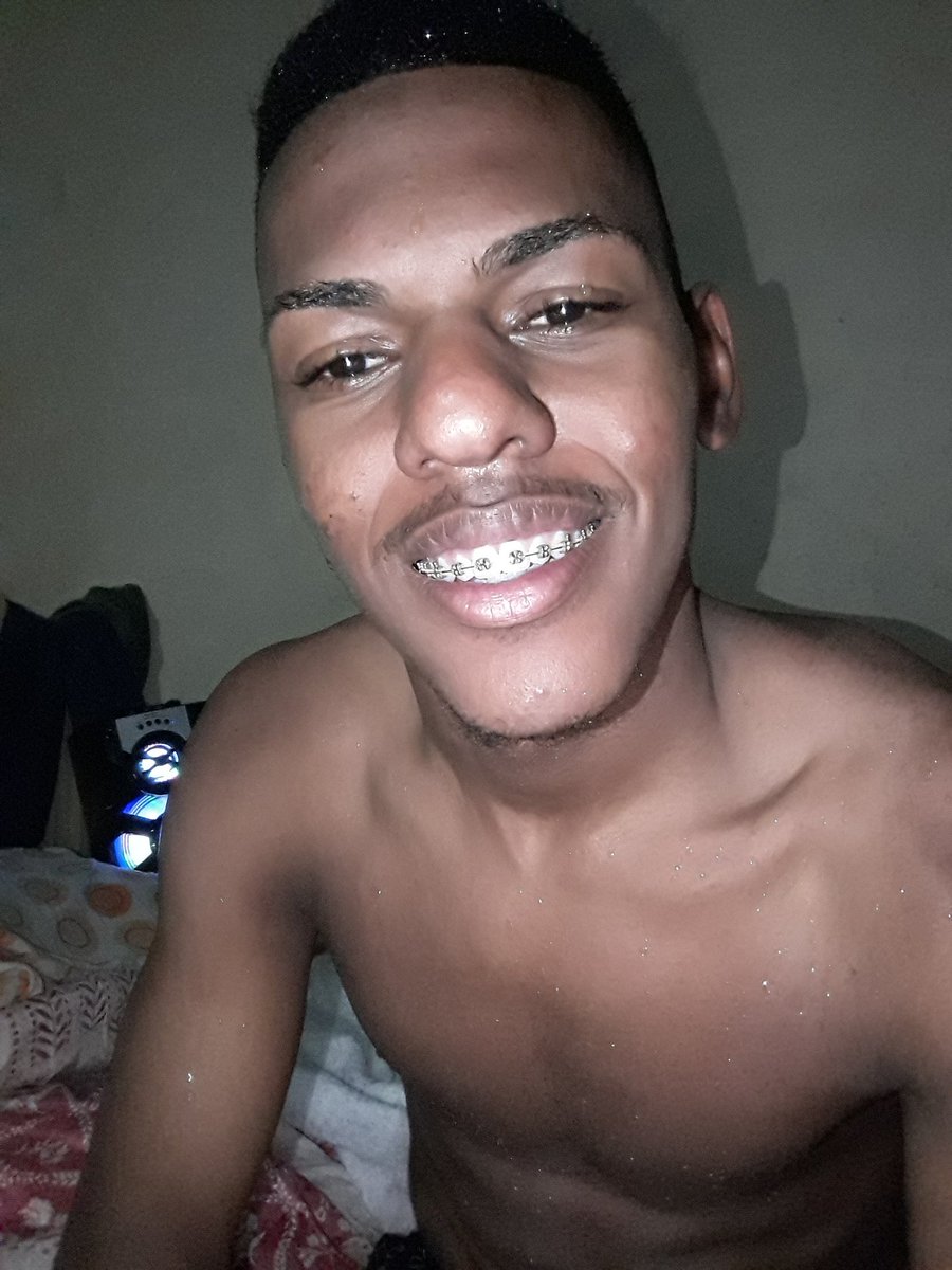 irmaodogabriel1's tweet photo. Só pq eu tô na régua 📏
#booanoitecomJesus 😍✌🏽🙏🏻 https://t.co/Xbe2ubjEbH