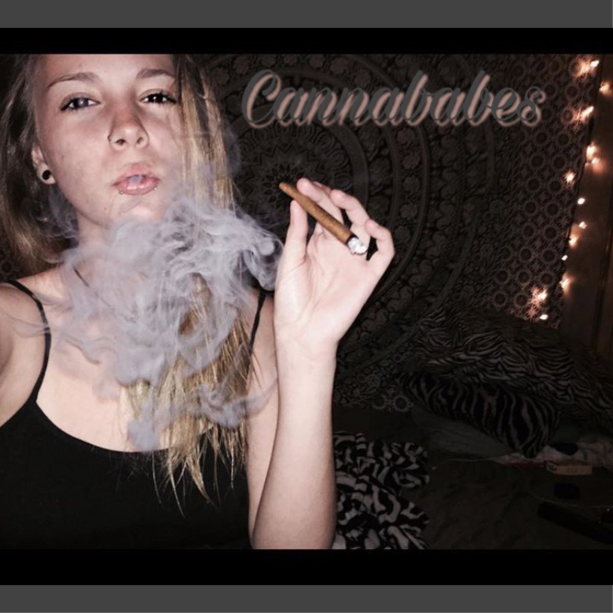 Cannababesapp's tweet photo. @Stoney_baloneyy puff puff pass 🖤

.
.
.#puffpuffpass
.#cannababe 
. #cannababesapp 
#blunt #model  #lifestyle #weedmodel #foreveryoung #modellife #smokeablunt #420model #marijuanamodel #wild https://t.co/iGCTOi2NRV