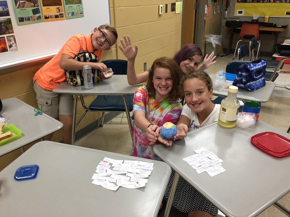 TeamIntrepidMCS's tweet photo. Lunch bunch with 4 awesome students! Thank you Lydia for the very creative gift of a homemade globe and personalized geography puzzles! https://t.co/rZabvStcRc