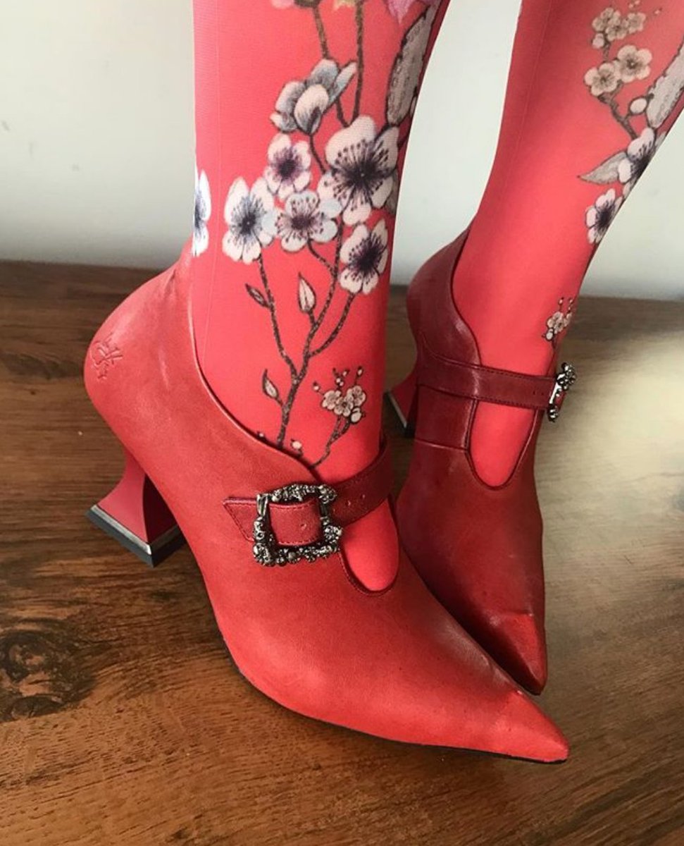 Fluevog's tweet photo. Lovely to see this Esoteric Temptation still kicking around. ❤️ Shop current styles now! https://t.co/ldvzuvL1HN https://t.co/H1WXUDLjK3