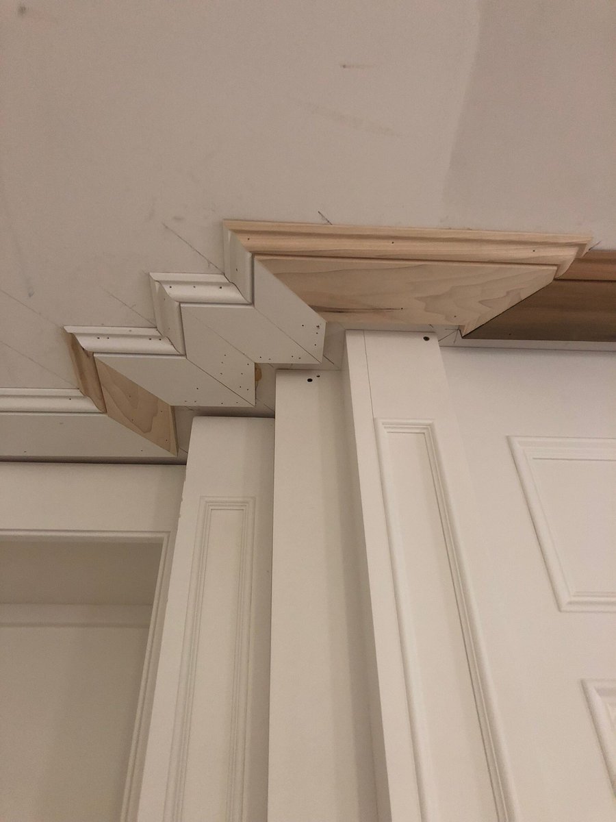 gahaganeddy's tweet photo. What makes us different? Details... it take real skill (and patience) to do crown molding like this. #ThisIsCustom #GahaganEddy #Kansascitycustomhomes #thedevilisinthedetails https://t.co/MwbP0qeksy
