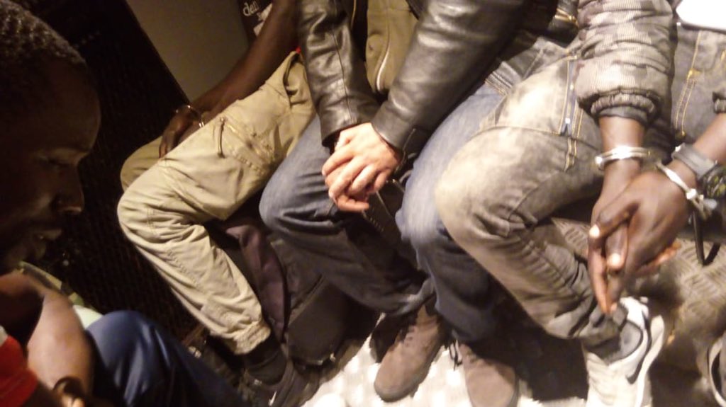 UTEPoficial's tweet photo. Exigimos la liberación de lxs compañerxs detenidos mientras se desarrollaba una protesta pacífica reclamando la libertad de trabajadores de la vía pública.
Este Gobierno criminaliza la protesta social ante la falta de respuesta a los problemas económicos. https://t.co/4UHxM8JMcP