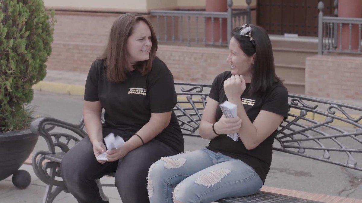 Isabel es muy familiar y su familia también la añora. Sobre todo desde que va a ser mamá. #MamásyPapásTVE