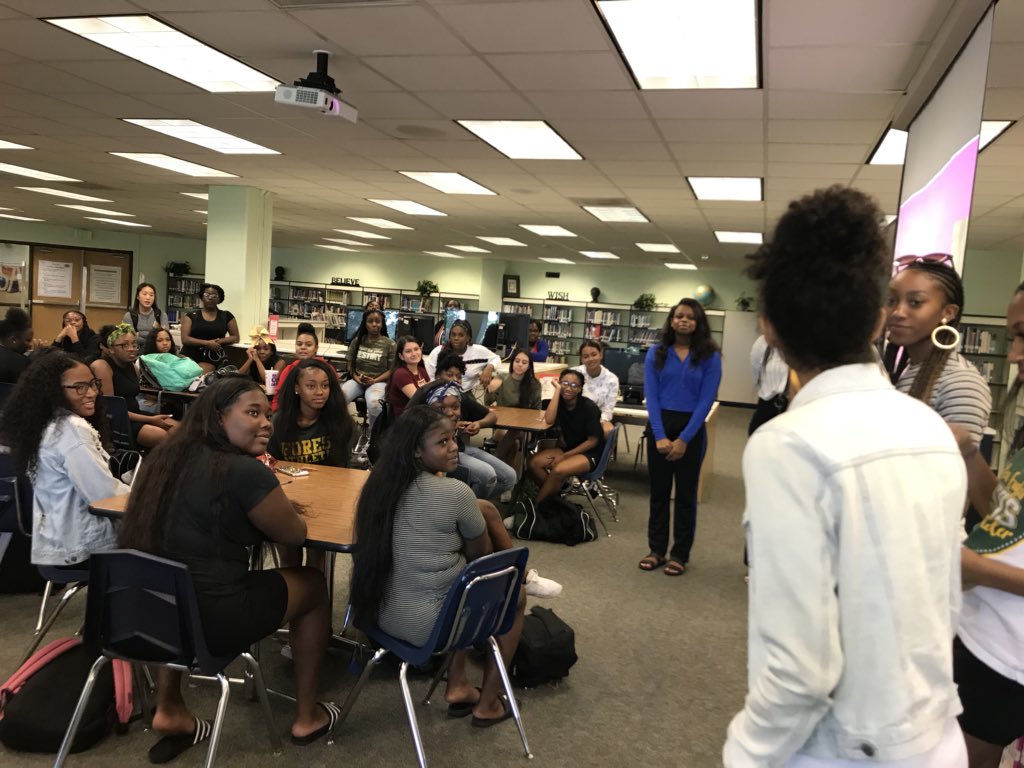 Queensofkf's tweet photo. The first Queens of KF meeting was PHENOMENAL!!!πThe energy and love was through the roof!β¨Thank you ladies for all of your love and support! There was 50+ Queens that attended the meetingπͺπΎmuch loveπ€#kleinisd #kleinForest #Queensofkf https://t.co/iLFL6VIfNY