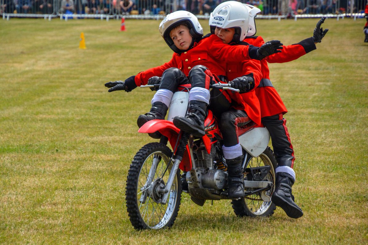 middevonshow's tweet photo. The Imps were a great Main Ring attraction for 2018. The crowds around the main ring were treated to a great display 🏍 @impsonline
Pictures thanks to @lewis_clarke88
#imps #theimps #motorcycle #stunts #tricks #middevonshow #middevonshow2018 #knightshayes #tiverton #devon https://t.co/mFo87wbO0A