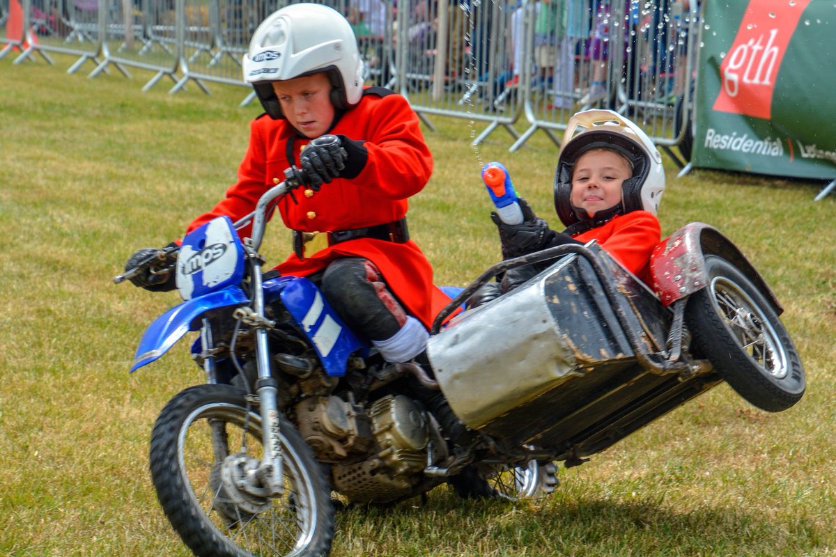 middevonshow's tweet photo. The Imps were a great Main Ring attraction for 2018. The crowds around the main ring were treated to a great display 🏍 @impsonline
Pictures thanks to @lewis_clarke88
#imps #theimps #motorcycle #stunts #tricks #middevonshow #middevonshow2018 #knightshayes #tiverton #devon https://t.co/mFo87wbO0A