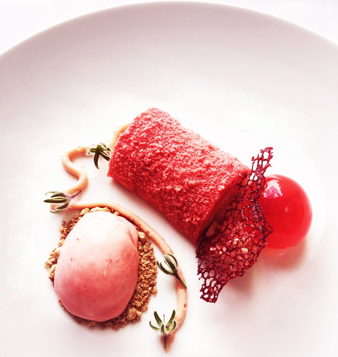It’s easy to #SmashaStrawb when it’s a Chef Andrew McCrea creation. We’re in awe of his marinated local strawberries, raw strawberry and white chocolate torte, strawberry and almond soil and Caboolture strawberry ice cream #QueenslandParliament #StrawberryGrowers #QldStrawberries