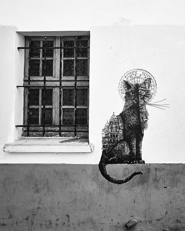 The black cat motif can be found in many iterations of modern Parisan art. You simply can't walk pass one without admiring the details and penmanship. This #chatnoir certainly made me stop in my tracks. Admittedly, cats are my fav animal so I may be slig… ift.tt/2xhPMCH
