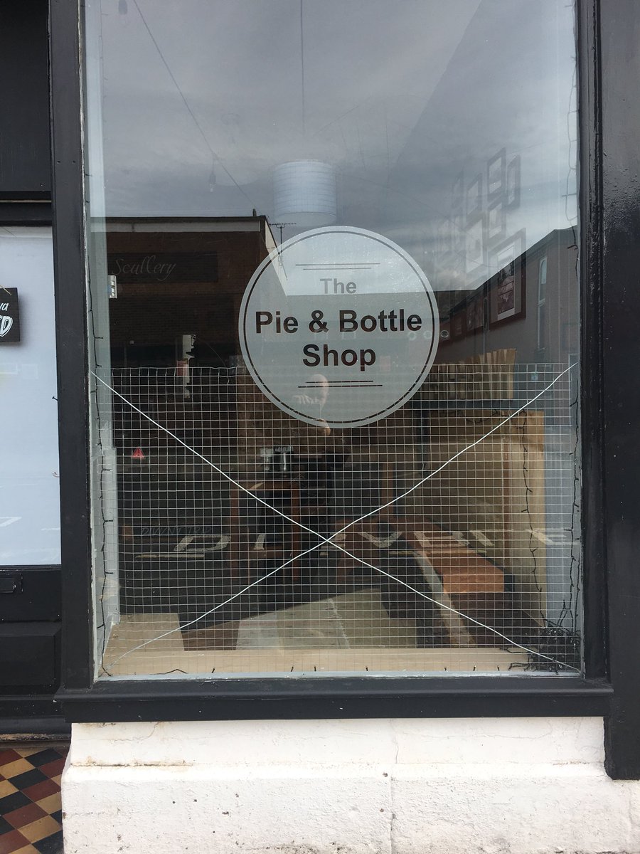 The_pieshop's tweet photo. If your looking for a Private Party or somewhere for your staff Christmas Get together call in or message us we’re fully licensed and can fit upto 40 people for A Pie Dinna and a beer
#pieyed #pieparty #piefectforagettogether
https://t.co/lv4rk3iQPM https://t.co/CVLs5xvDqI